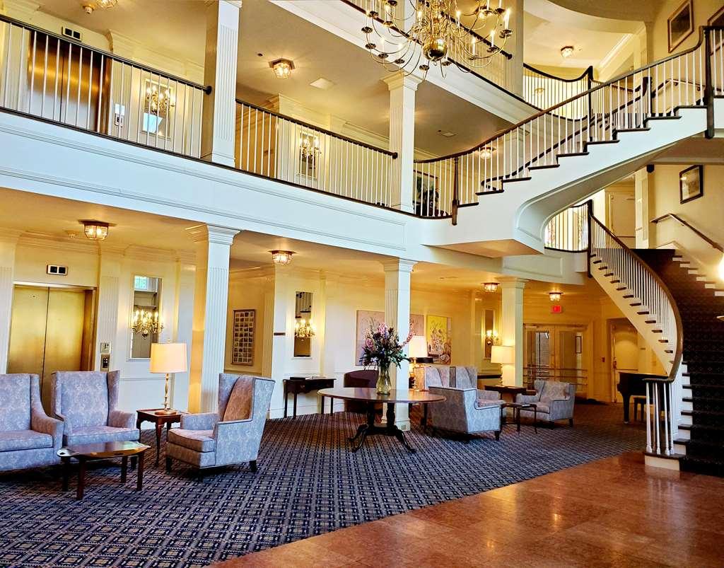 Avon Old Farms Hotel Interieur foto