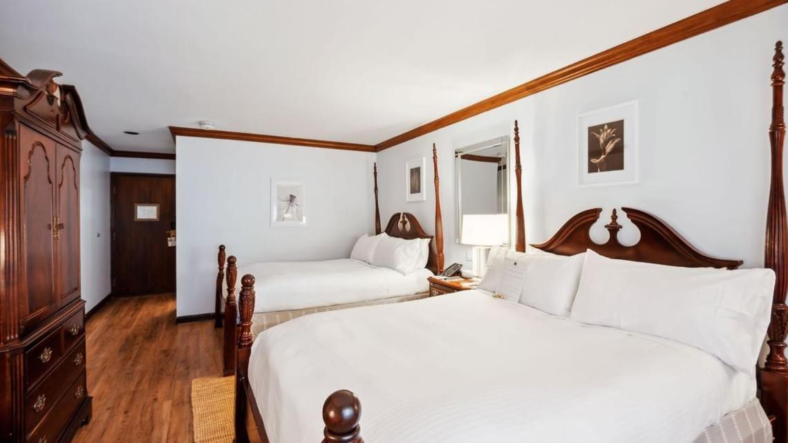 Avon Old Farms Hotel Buitenkant foto