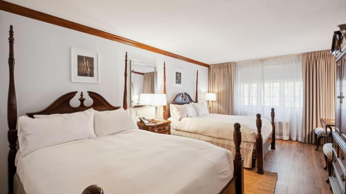 Avon Old Farms Hotel Buitenkant foto